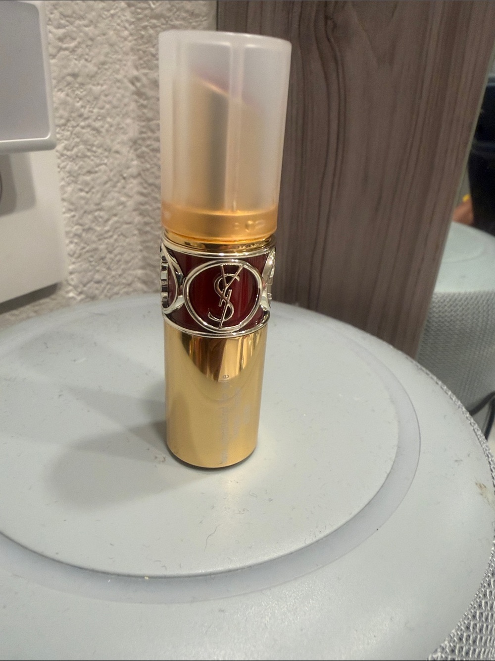 Yves Saint Laurent Gold Rouge Volupté Shine Carmine Retro 129 - Picture 8 of 10